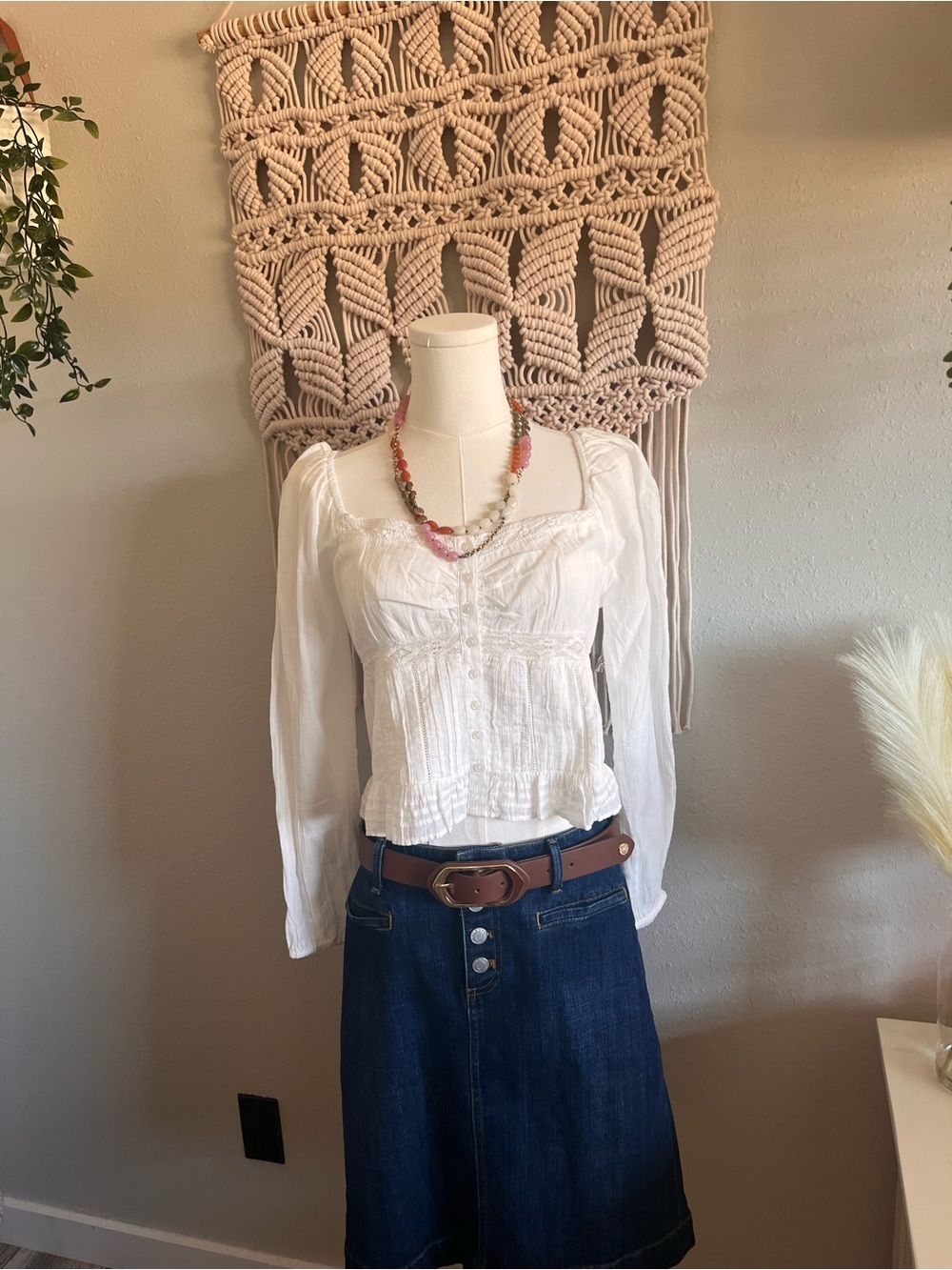 NWT American Eagle Outfitters White Peasant-Style Button Front Blouse